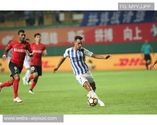 富力与恒大激战正酣直播盛况尽在眼前精彩不容错过